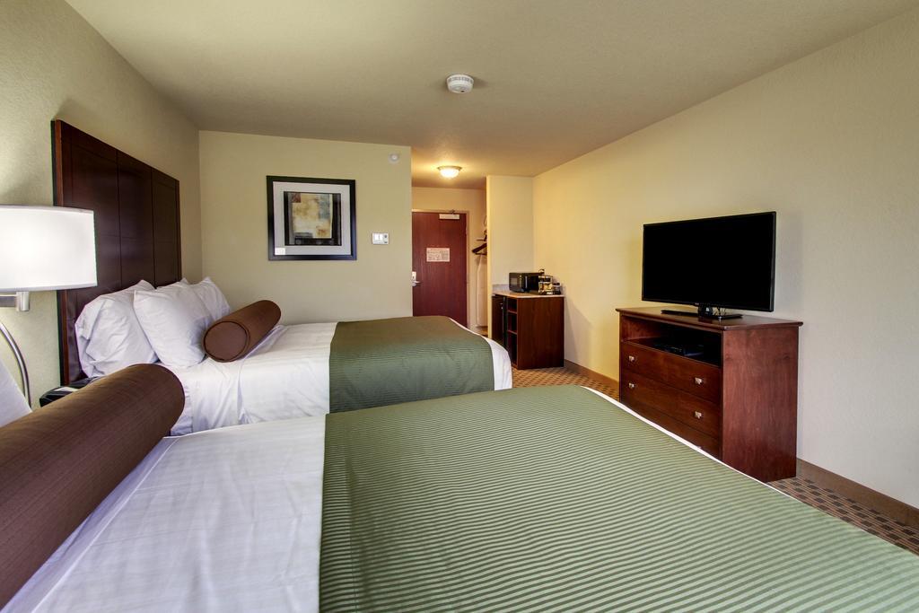 Cobblestone Hotel & Suites Pulaski/Green Bay エクステリア 写真