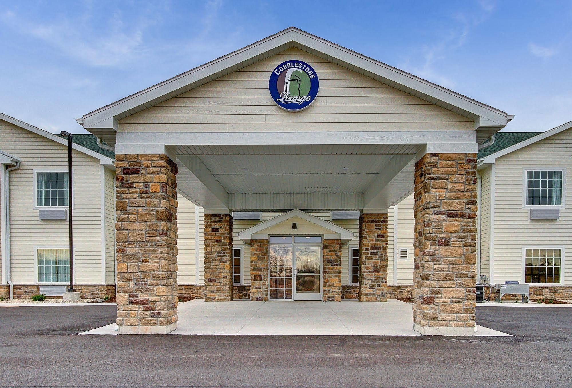 Cobblestone Hotel & Suites Pulaski/Green Bay エクステリア 写真